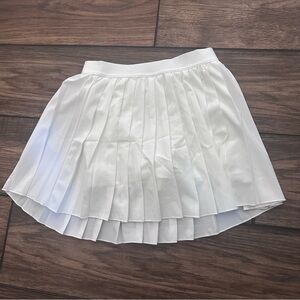 Gilly Hicks white pleaded tennis skirt